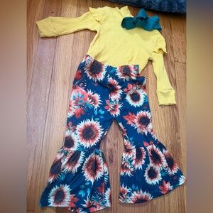 12-18m Girls Floral Bellbottom Flare pants, top and matching bow set